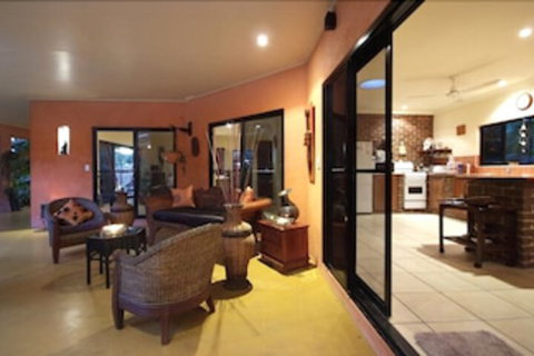 Hacienda Cooya Beach - Accommodation Burleigh 4