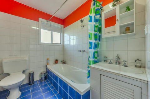 Bayviews - Accommodation Burleigh 6