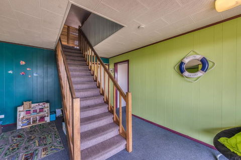 Bayviews - Accommodation Burleigh 5