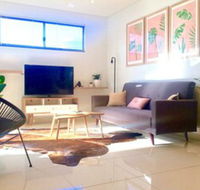 Darwin City Chic Apartment at the KUBE - Accommodation Burleigh