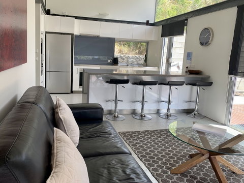 Eaglehawk Pavilions - Accommodation Burleigh 5