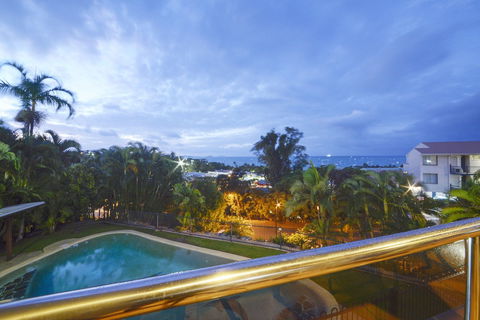 Airlie Harbour 3 Bedroom Apartment - Accommodation Burleigh 6