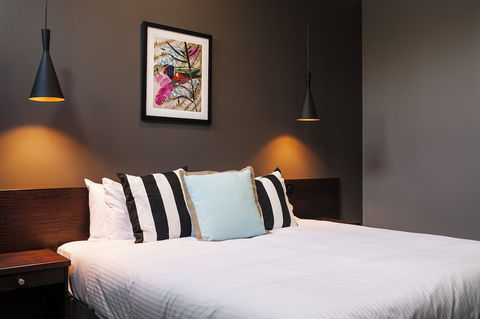 Criterion Hotel Sale - Accommodation Burleigh 3