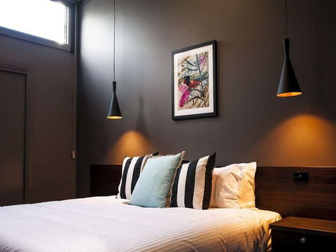 Criterion Hotel Sale - Accommodation Burleigh 6