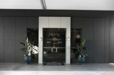 Criterion Hotel Sale - Accommodation Burleigh 0