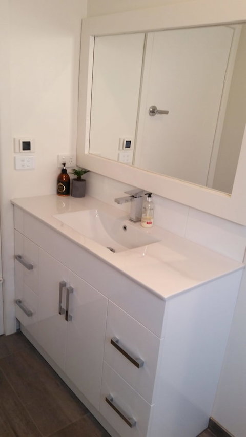 Bay Cottage - Accommodation Burleigh 2