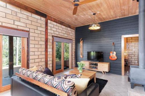 Falls River Luxury Accommodation - Accommodation Burleigh 2