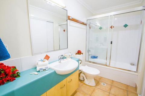 Auski Hideaway - Accommodation Burleigh 1