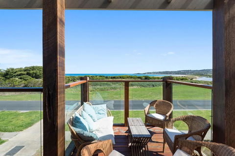 Anchorage - Accommodation Burleigh 5