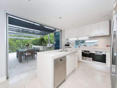 The Penthouse At Little Beach - Accommodation Burleigh 3