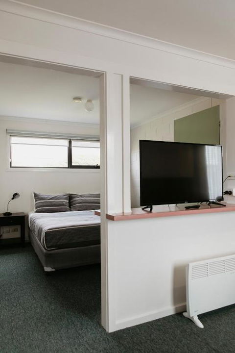 Anchor Wheel Motel - Accommodation Burleigh 6