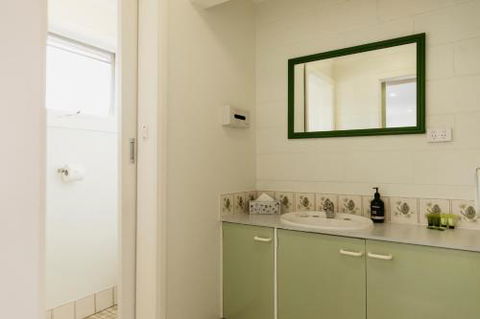 Anchor Wheel Motel - Accommodation Burleigh 4