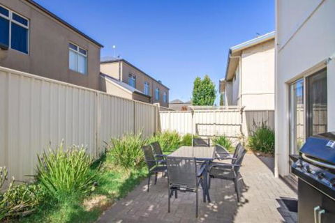 The Residence - Accommodation Burleigh 5
