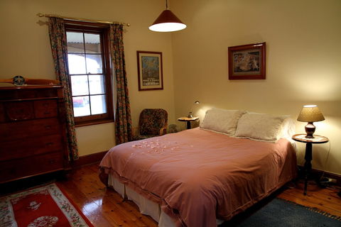 Adelaide Heritage Cottages & Apartments - Accommodation Burleigh 5