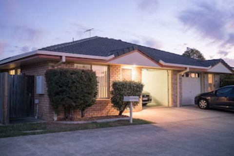 Grange Villas - Accommodation Burleigh 0