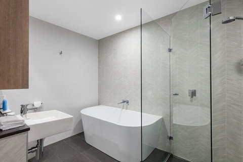 Meriton Suites Coward Street, Mascot - Accommodation Burleigh 5