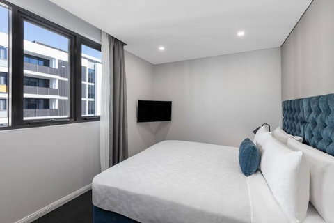 Meriton Suites Coward Street, Mascot - Accommodation Burleigh 6