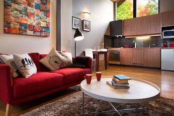 Swiss Mt Villa 5 Balneo - Accommodation Burleigh 0