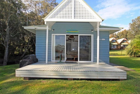 Beach Shack On The Lagoon - Accommodation Burleigh 6