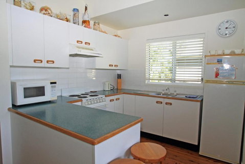 Beach Shack On The Lagoon - Accommodation Burleigh 4