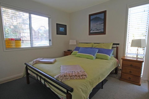 Beach Shack On The Lagoon - Accommodation Burleigh 2