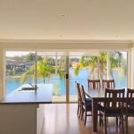 Unbeatable Waterfront Location - Accommodation Burleigh 0