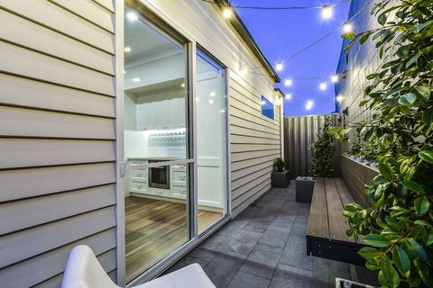 Aloha Luxury Central Apartments - Accommodation Burleigh 5