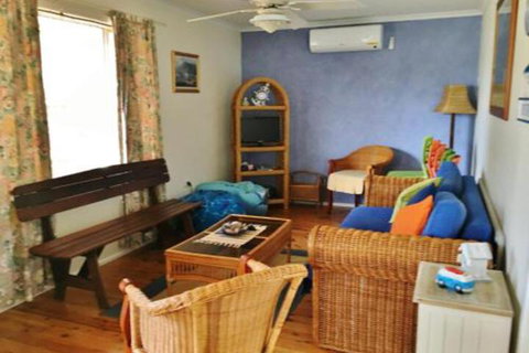 Summer Retreat At Callala Beach - Accommodation Burleigh 2