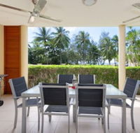 Peponi 2 - Beachfront Apartment - Accommodation Burleigh