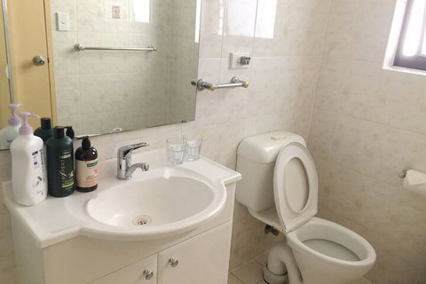 Short Train Ride To Sydney CBD - Accommodation Burleigh 5