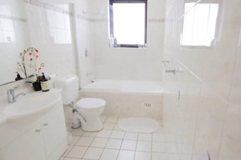 Short Train Ride To Sydney CBD - Accommodation Burleigh 2