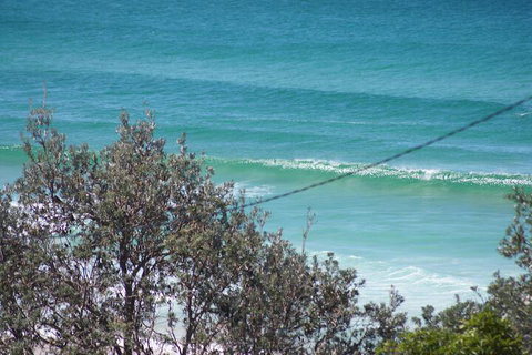 Rennies Beach House - Accommodation Burleigh 2