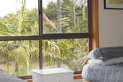 Rennies Beach House - Accommodation Burleigh 1