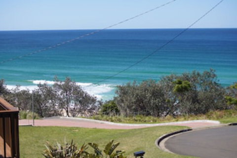 Rennies Beach House - Accommodation Burleigh 0
