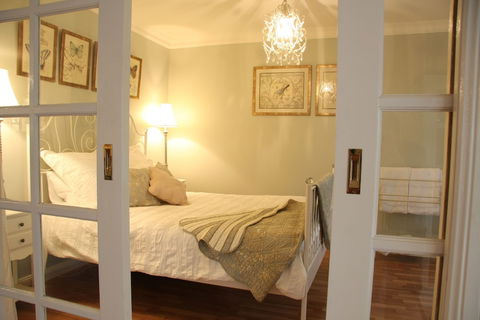 Azalea Cedar-Rose Villa - Accommodation Burleigh 4