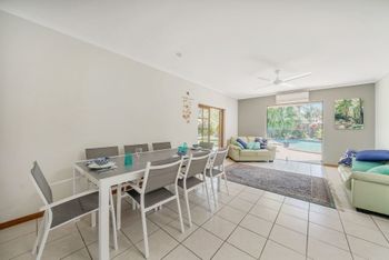 Red Gardens - Accommodation Burleigh 5
