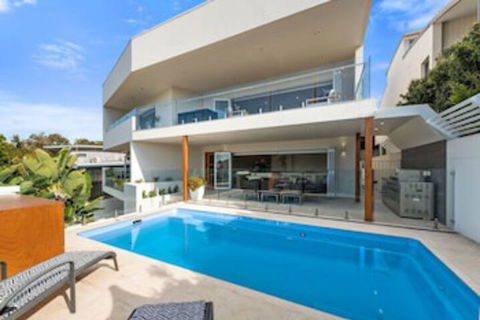 Ultimate Beach House - Accommodation Burleigh 0