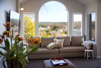 Aroona - Accommodation Burleigh 1