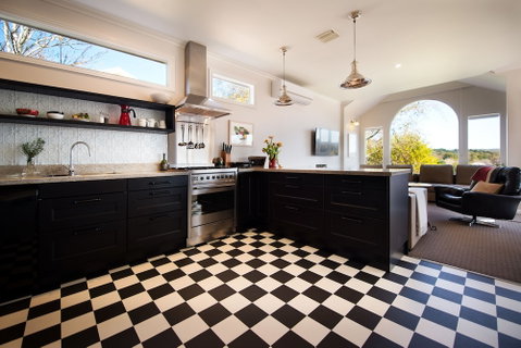 Aroona - Accommodation Burleigh 2