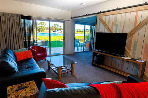 Ulverstone River Edge Apartments - Accommodation Burleigh 5