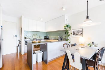 ISAAC, 1BDR South Melbourne Apartment - Accommodation Burleigh 0
