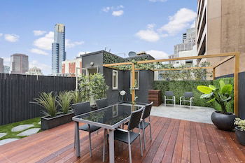 AERIN, 2BDR Melbourne Apartment - Accommodation Burleigh 4