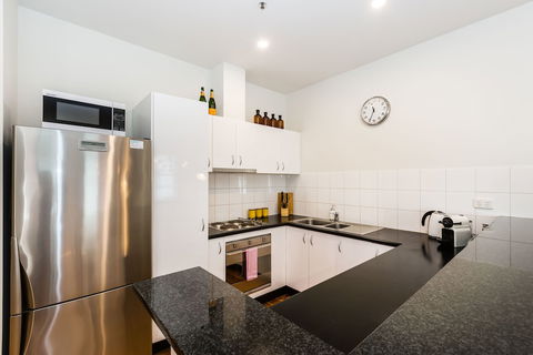 AERIN, 2BDR Melbourne Apartment - Accommodation Burleigh 6