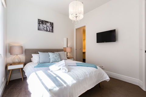 AERIN, 2BDR Melbourne Apartment - Accommodation Burleigh 0