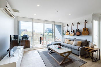 YUKI, 1BDR Melbourne Apartment - Accommodation Burleigh 0