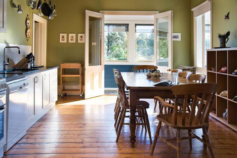 Alvie - Accommodation Burleigh 2