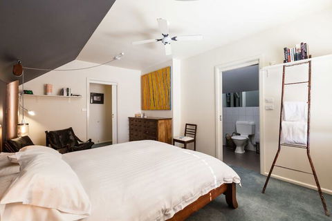 KELLY, 3BDR Northcote House - Accommodation Burleigh 6