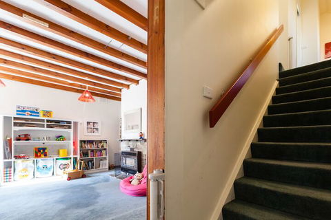 KELLY, 3BDR Northcote House - Accommodation Burleigh 7