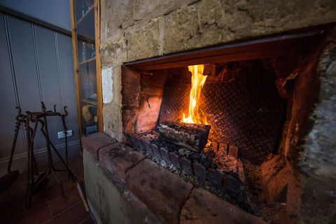 Cobb & Co Lodge - Accommodation Burleigh 5