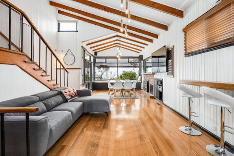 Beach Front Beauty - Accommodation Burleigh 2